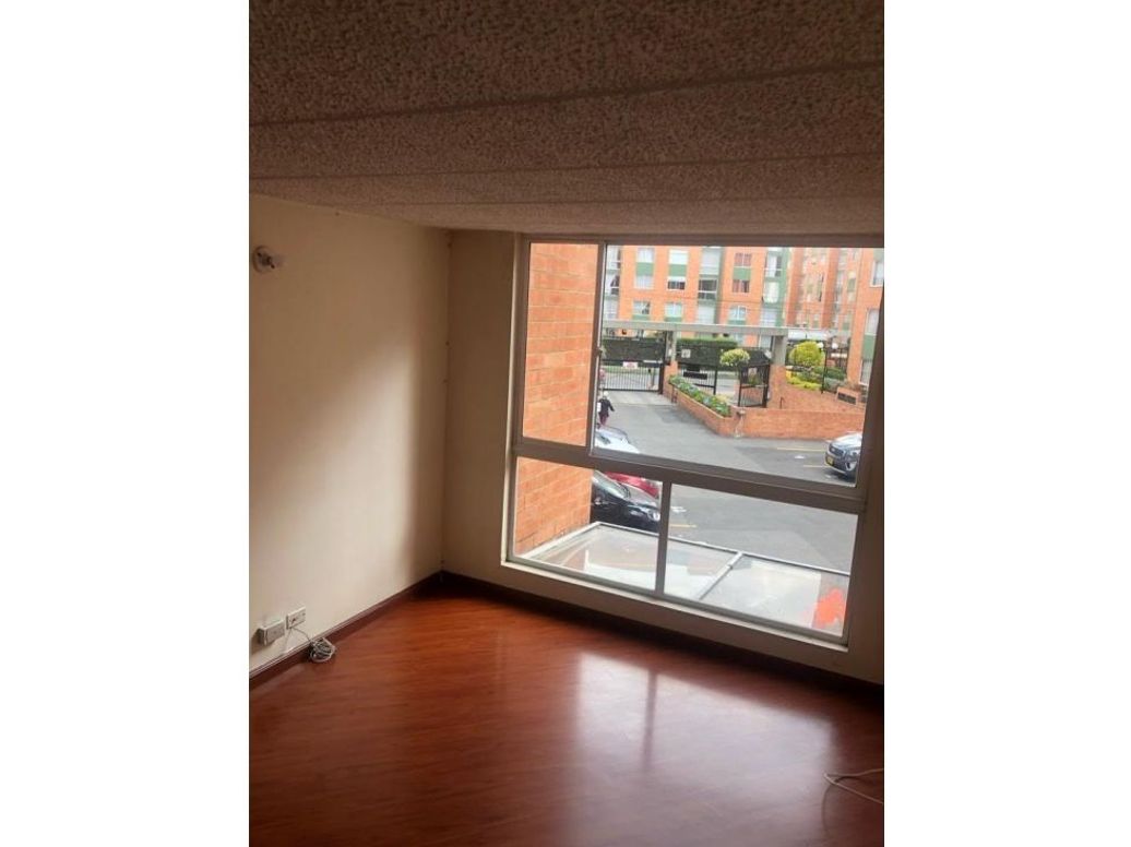 Apartamento de 3 alcobas en venta en Modelia, Bogotá, 74 m² · foto 3 de 13