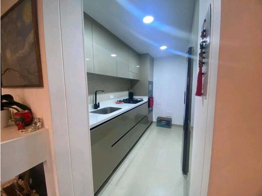 Apartamento de 3 alcobas en venta en Barrancas, Bogotá, 106 m² · foto 3 de 14
