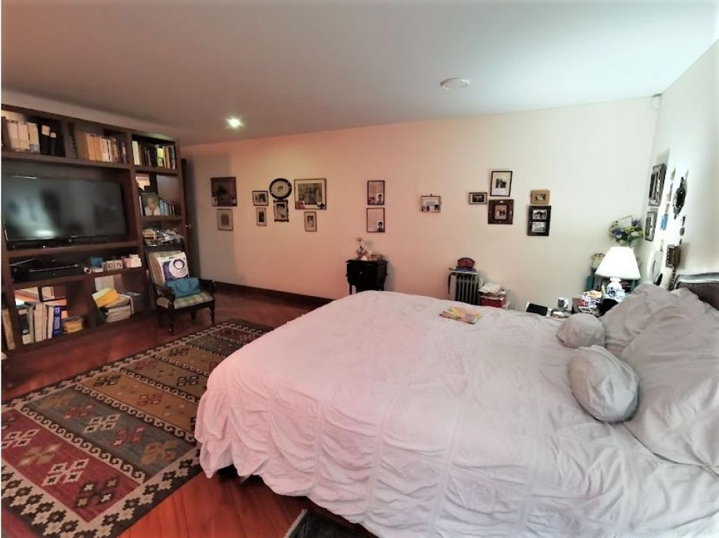 Apartamento de 3 alcobas en venta en Los Rosales, Bogotá, 284 m² · foto 11 de 20