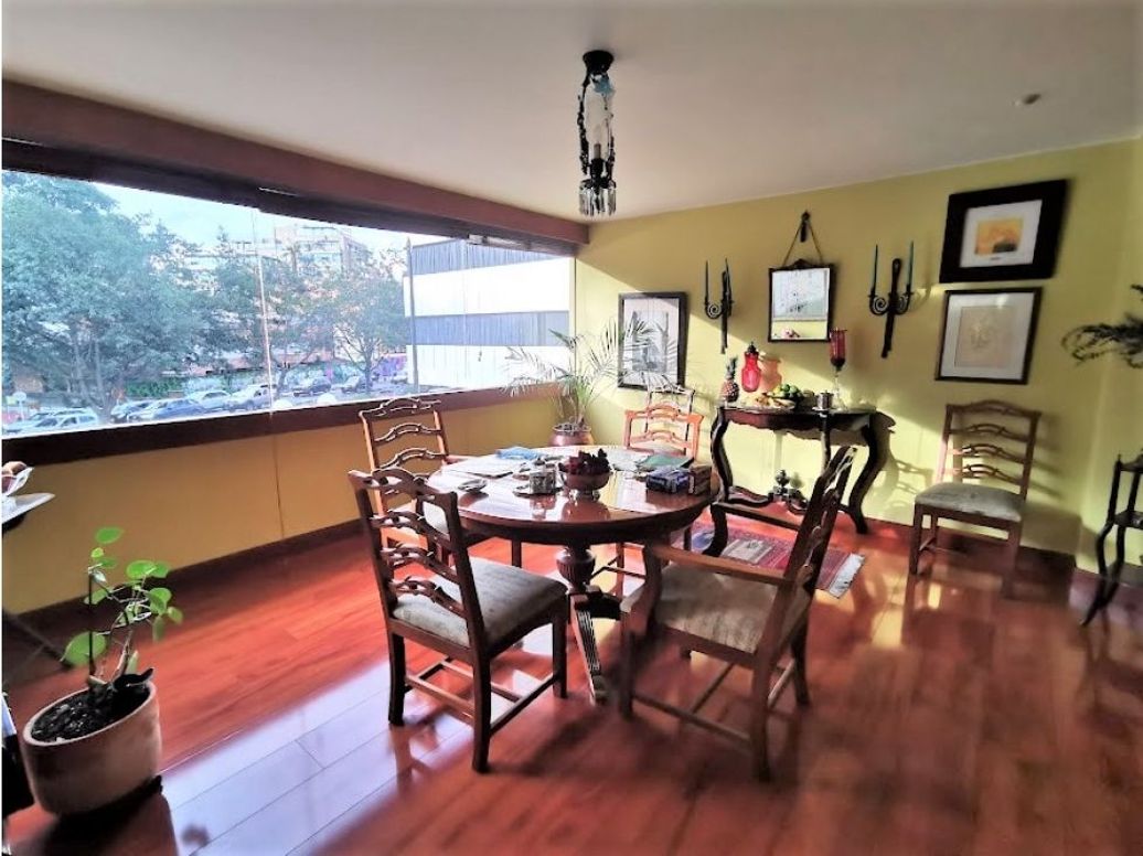 Apartamento de 3 alcobas en venta en Los Rosales, Bogotá, 284 m² · foto 7 de 20