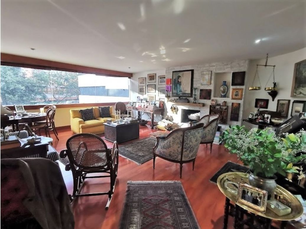 Apartamento de 3 alcobas en venta en Los Rosales, Bogotá, 284 m² · foto 2 de 20
