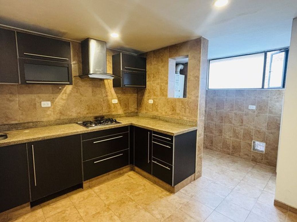 Apartamento de 2 alcobas en venta en Chico Norte Et. Iii, Bogotá, 84 m² · foto 8 de 20