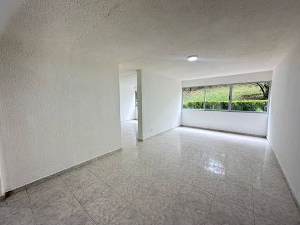 Apartamento de 2 alcobas en venta en Centro Historico, Bogotá, 80 m² · foto 2 de 20