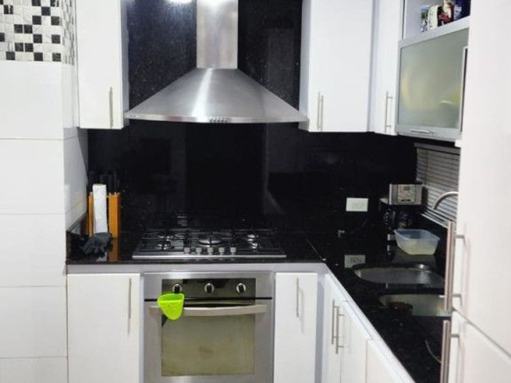 Apartamento de 3 alcobas en venta en Santa Barbara Occidental, Bogotá, 119 m² · foto 7 de 17