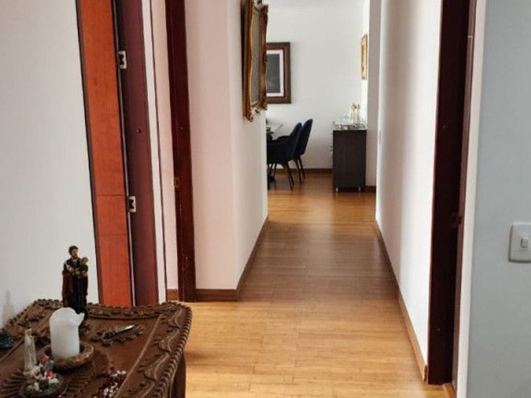 Apartamento de 3 alcobas en venta en Santa Barbara Occidental, Bogotá, 119 m² · foto 5 de 17