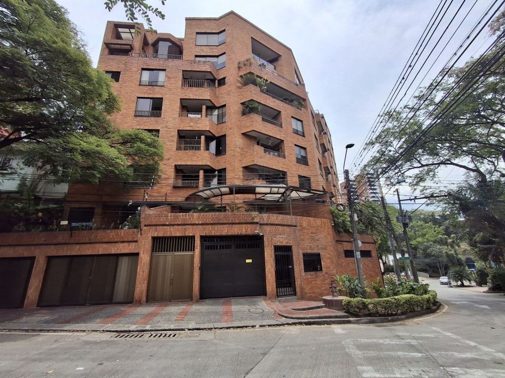 APARTAMENTO EN ARRIENDO en Tejares Cristales