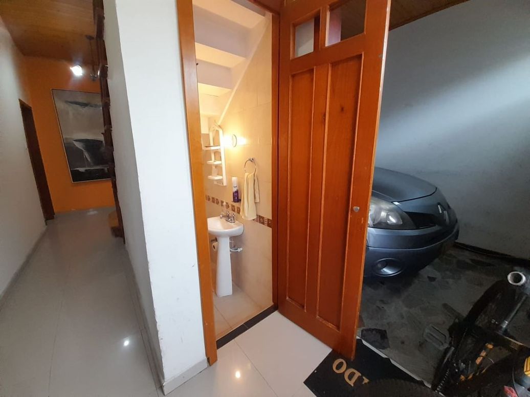 Casa de 3 alcobas en venta en Baquero, Bogotá, 184 m² · foto 2 de 20
