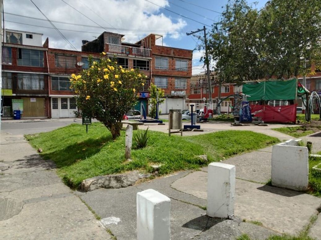 Casa de 4 alcobas en venta en Ciudad Quirigua, Bogotá, 154 m² · foto 2 de 18