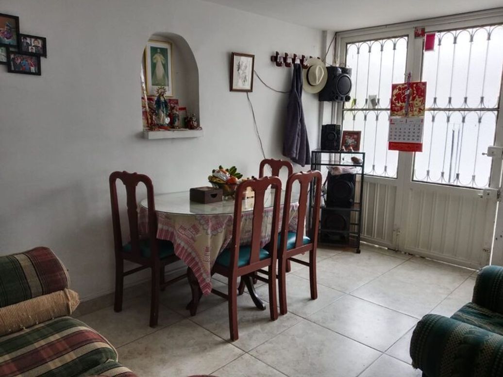 Casa de 4 alcobas en venta en Ciudad Quirigua, Bogotá, 154 m² · foto 3 de 18