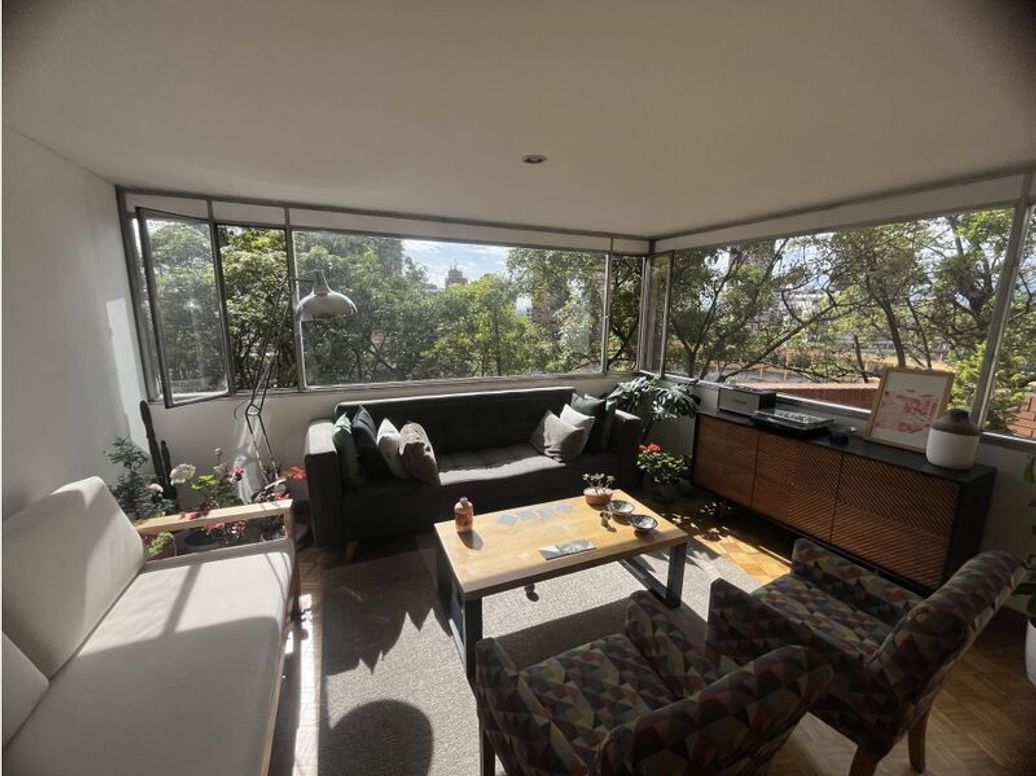 Apartamento de 3 alcobas en venta en La Macarena, Bogotá, 131 m² · foto 5 de 16