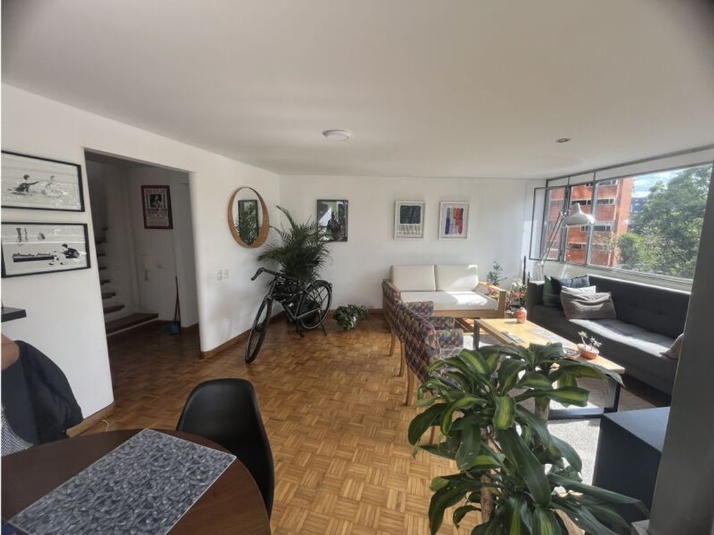 Apartamento de 3 alcobas en venta en La Macarena, Bogotá, 131 m² · foto 4 de 16