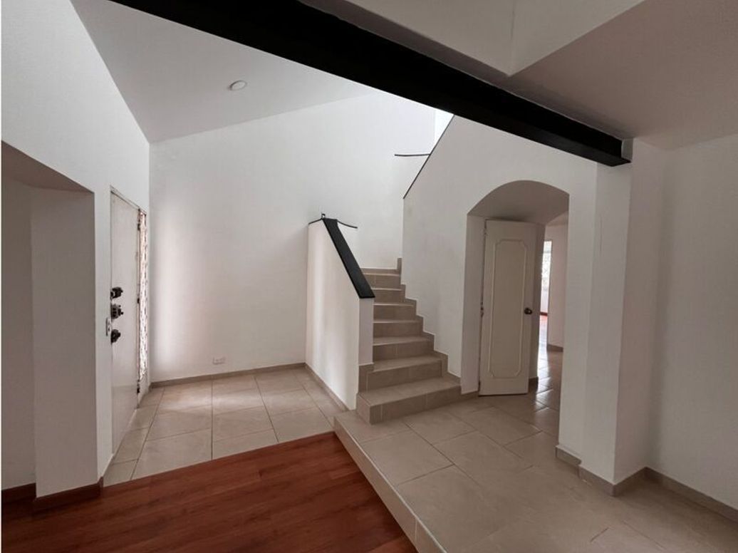 Casa de 4 alcobas en venta en Mónaco, Bogotá, 255 m² · foto 6 de 20