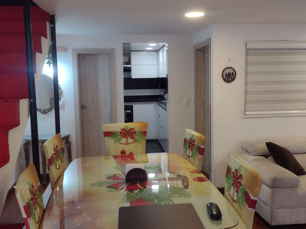 Casa de 6 alcobas en venta en Ub. Azafranes, Bogotá, 204 m² · foto 3 de 15