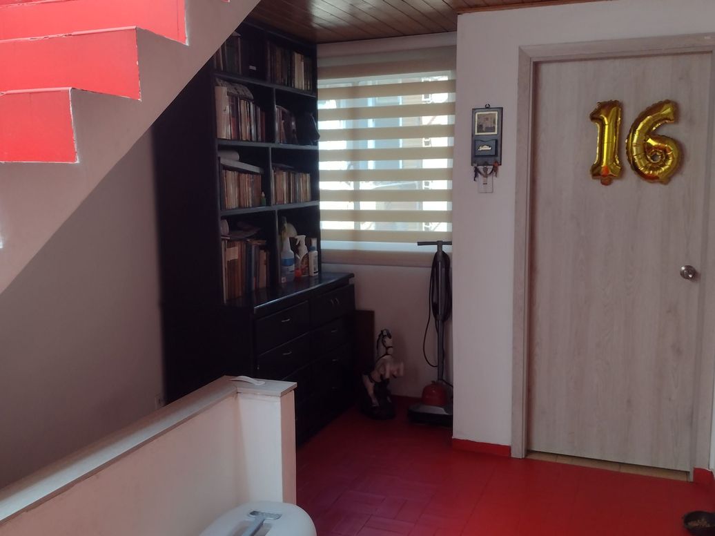 Casa de 6 alcobas en venta en Ub. Azafranes, Bogotá, 204 m² · foto 11 de 15