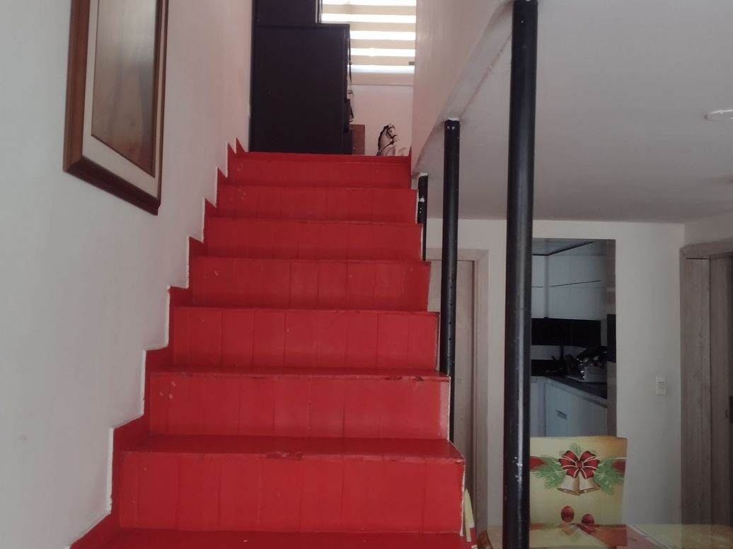 Casa de 6 alcobas en venta en Ub. Azafranes, Bogotá, 204 m² · foto 4 de 15