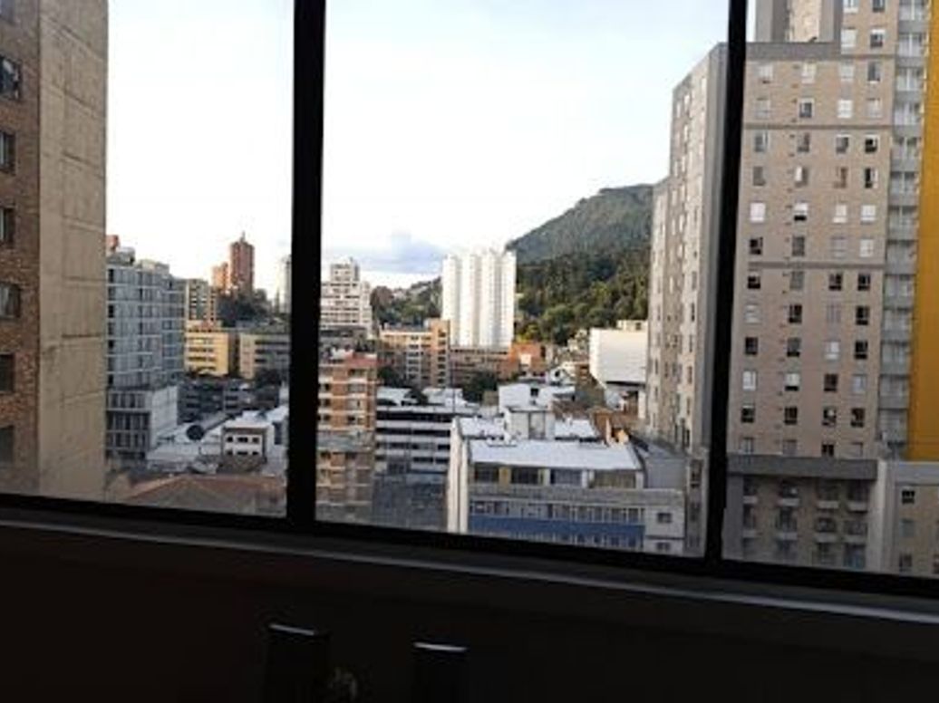 Apartamento de 3 alcobas en venta en Las Nieves, Bogotá, 128 m² · foto 3 de 16