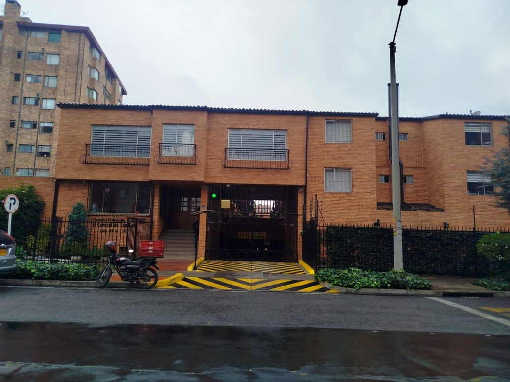 Casa de 3 alcobas en venta en Atenas, Bogotá, 104 m² · foto 2 de 19