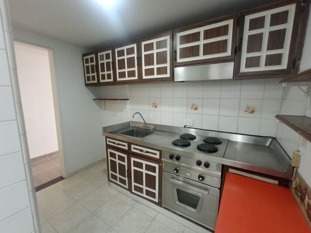 Apartamento de 2 alcobas en venta en Santa Barbara Central, Bogotá, 74 m² · foto 13 de 19