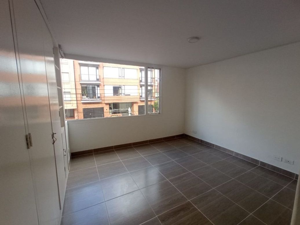 Apartamento de 2 alcobas en venta en Santa Barbara Central, Bogotá, 74 m² · foto 11 de 19