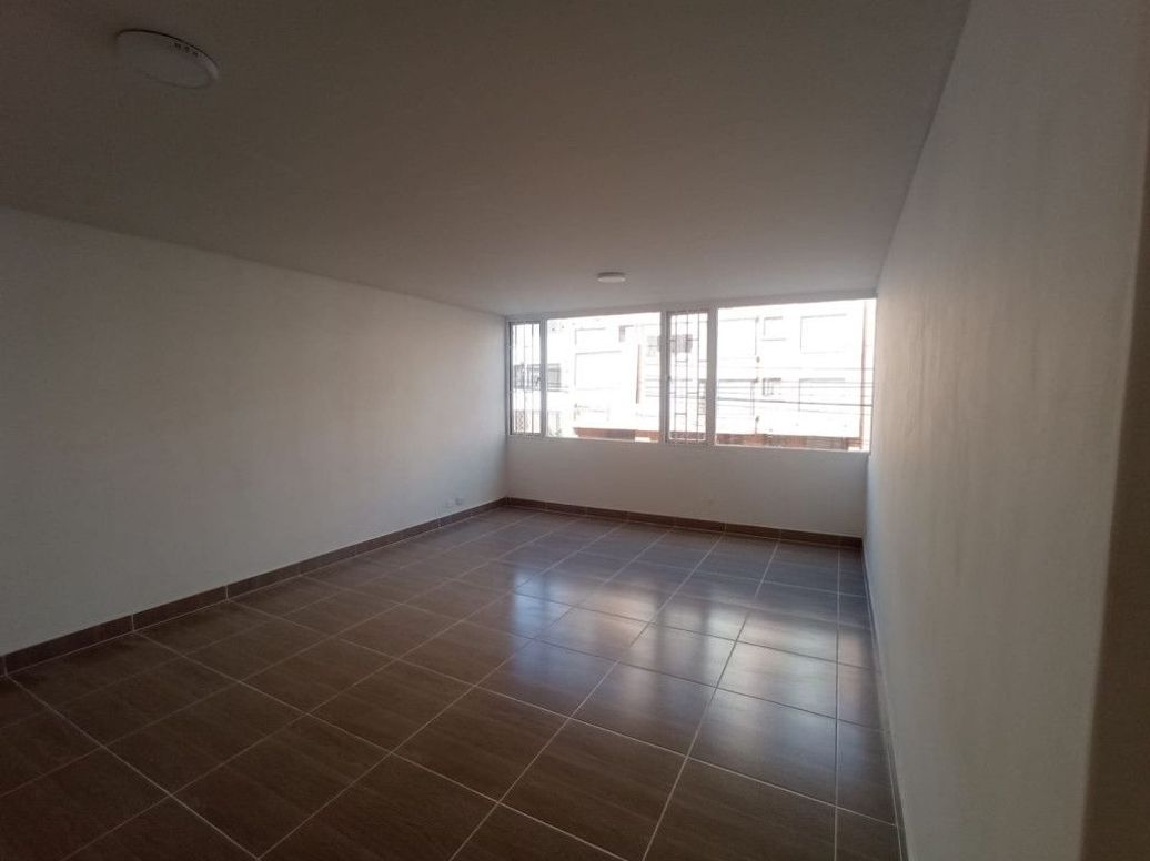 Apartamento de 2 alcobas en venta en Santa Barbara Central, Bogotá, 74 m² · foto 5 de 19