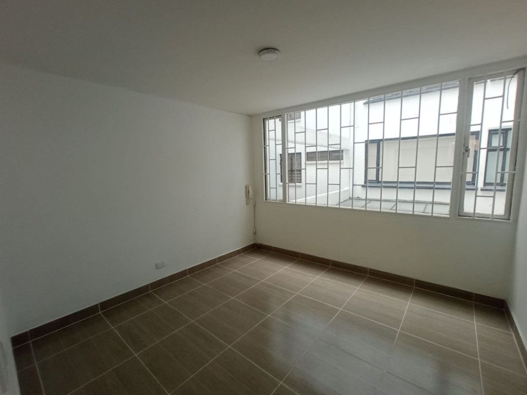 Apartamento de 2 alcobas en venta en Santa Barbara Central, Bogotá, 74 m² · foto 6 de 19