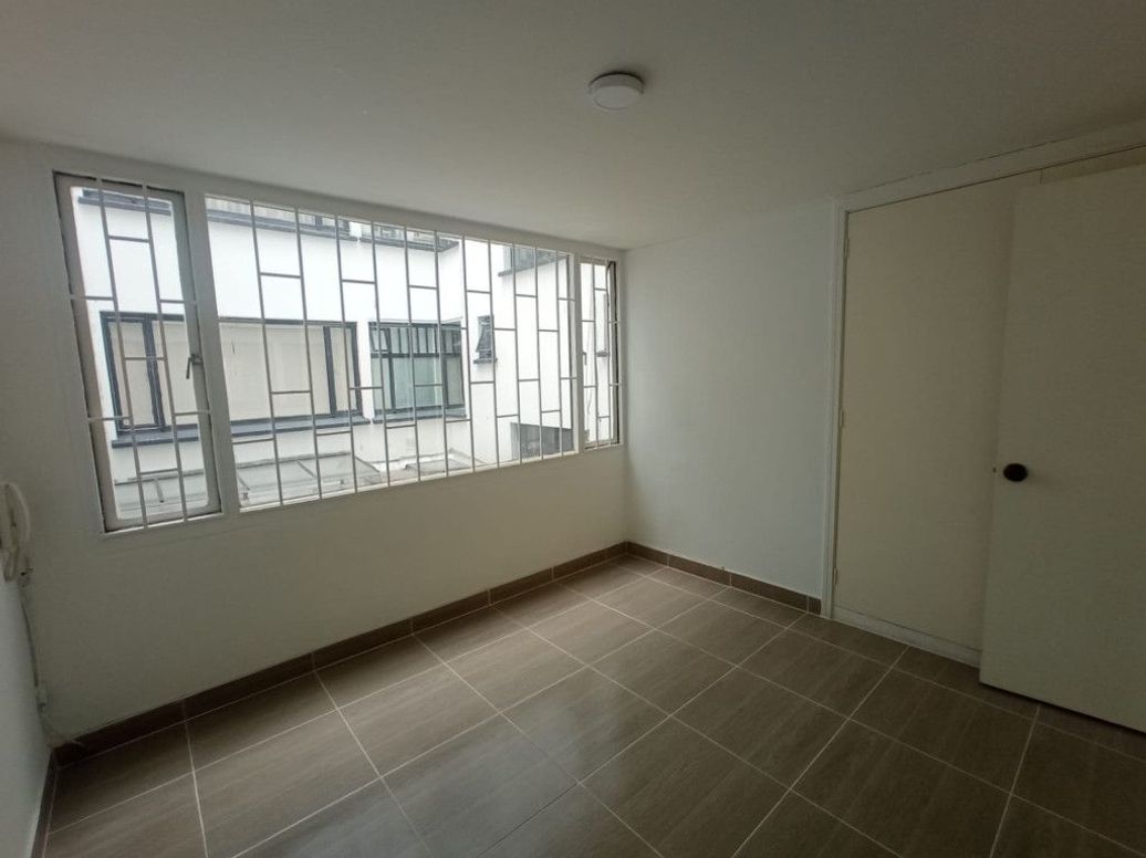 Apartamento de 2 alcobas en venta en Santa Barbara Central, Bogotá, 74 m² · foto 8 de 19