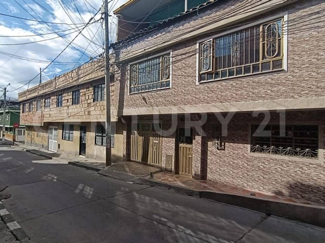 Casa de 6 alcobas en venta en San Isidro, Bogotá, 360 m² · foto 2 de 18