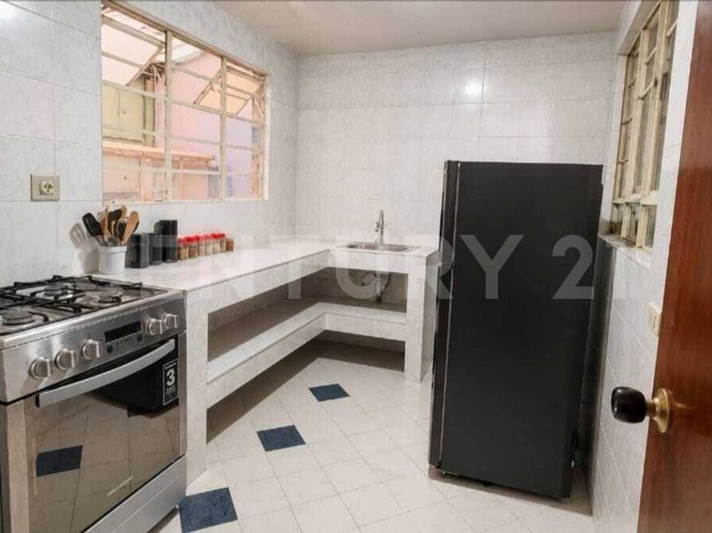 Casa de 6 alcobas en venta en San Isidro, Bogotá, 360 m² · foto 9 de 18