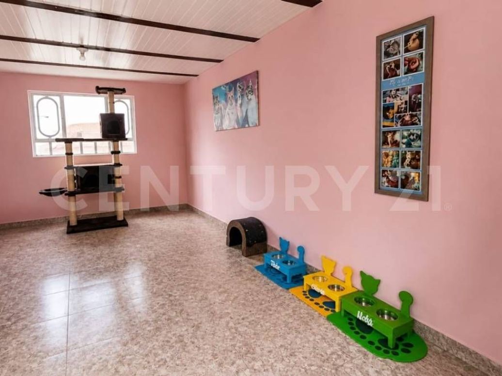 Casa de 6 alcobas en venta en San Isidro, Bogotá, 360 m² · foto 13 de 18