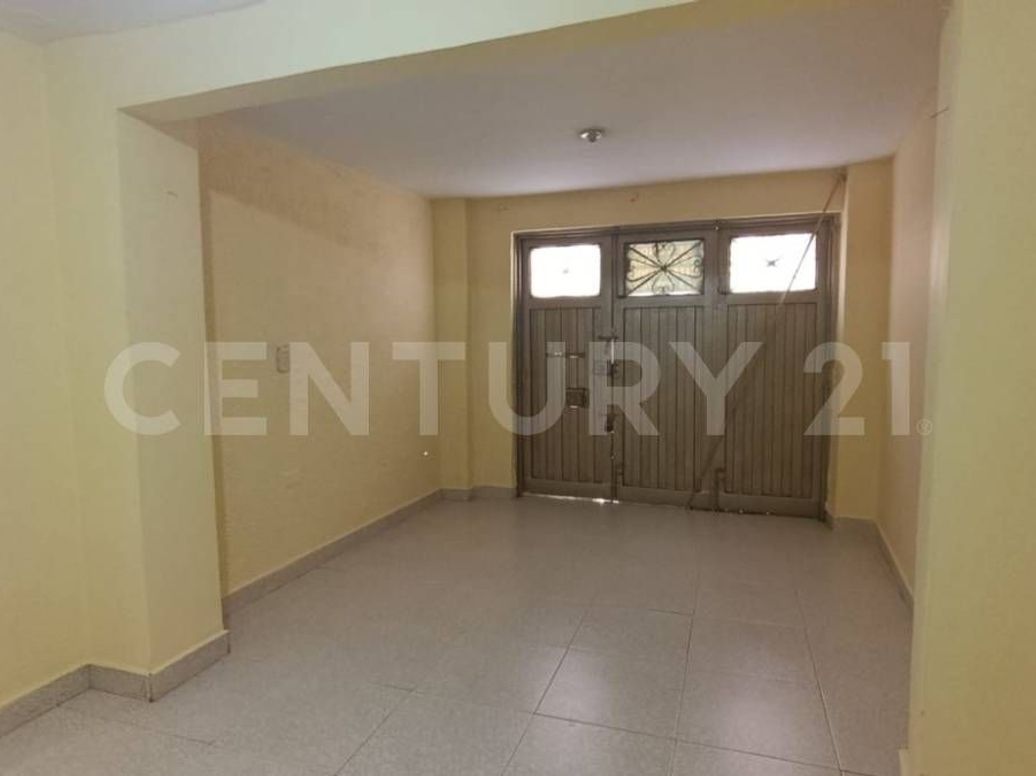 Casa de 6 alcobas en venta en San Isidro, Bogotá, 360 m² · foto 3 de 18