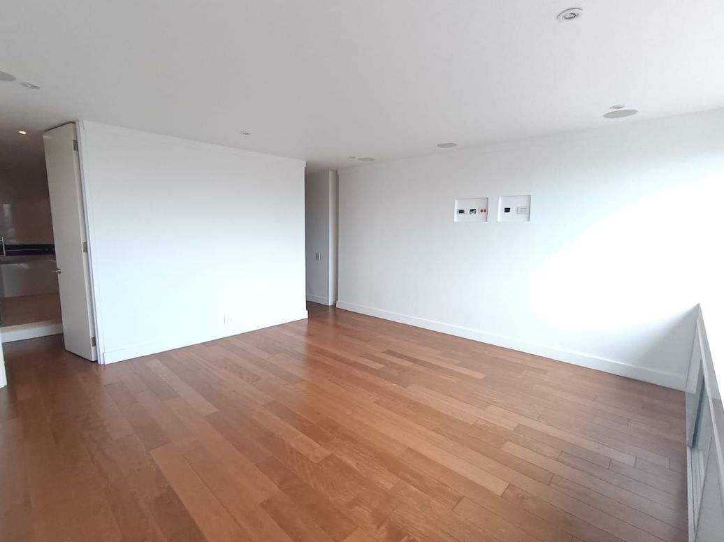 Apartamento de 2 alcobas en venta en El Refugio, Bogotá, 192 m² · foto 14 de 20