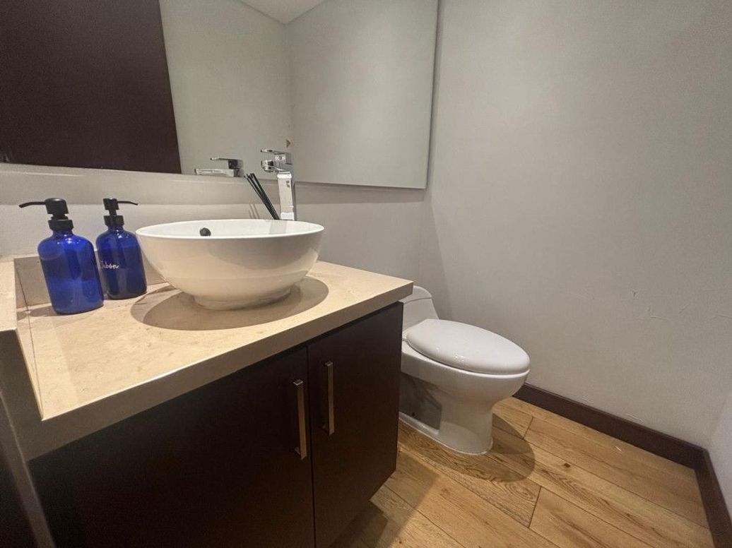 Apartamento de 3 alcobas en venta en El Refugio, Bogotá, 190 m² · foto 10 de 12
