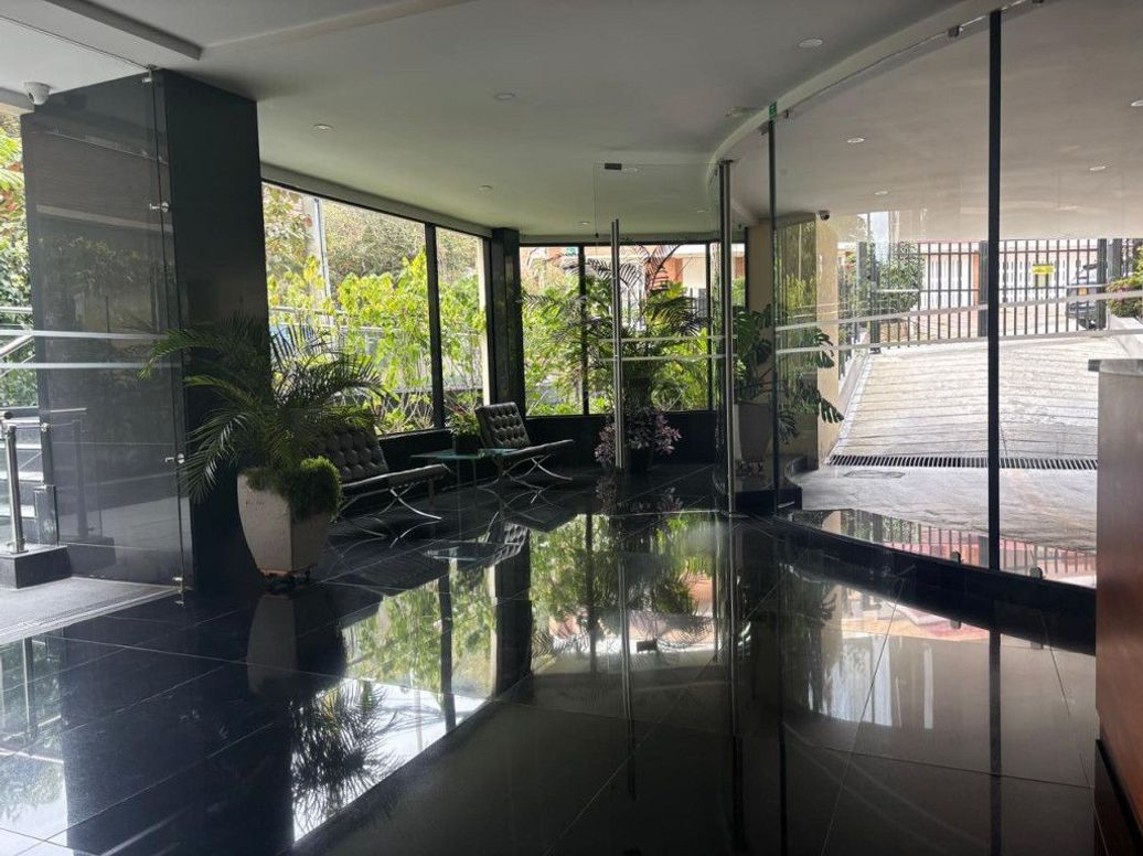 Apartamento de 3 alcobas en venta en El Refugio, Bogotá, 190 m² · foto 12 de 12