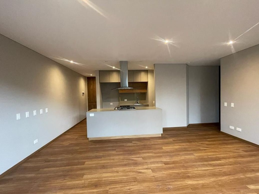 Apartamento de 2 alcobas en arriendo en Chico Norte Et. Iii, Bogotá, 85 m² · foto 3 de 20