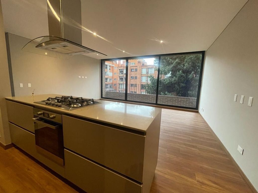 Apartamento de 2 alcobas en arriendo en Chico Norte Et. Iii, Bogotá, 85 m² · foto 4 de 20