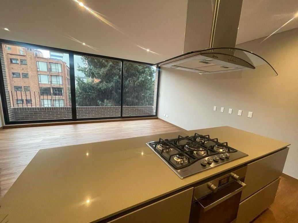 Apartamento de 2 alcobas en arriendo en Chico Norte Et. Iii, Bogotá, 85 m² · foto 5 de 20