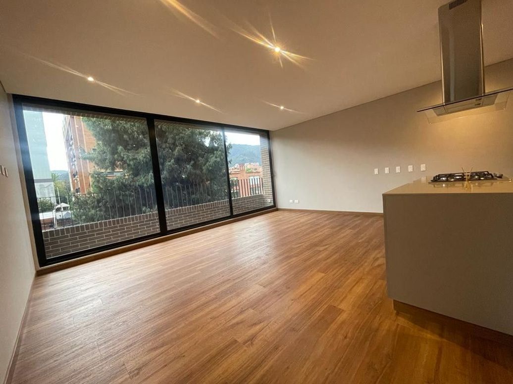 Apartamento de 2 alcobas en arriendo en Chico Norte Et. Iii, Bogotá, 85 m² · foto 6 de 20