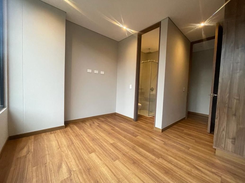 Apartamento de 2 alcobas en arriendo en Chico Norte Et. Iii, Bogotá, 85 m² · foto 11 de 20