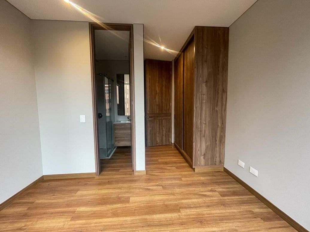 Apartamento de 2 alcobas en arriendo en Chico Norte Et. Iii, Bogotá, 85 m² · foto 14 de 20