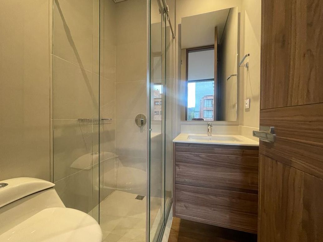Apartamento de 2 alcobas en arriendo en Chico Norte Et. Iii, Bogotá, 85 m² · foto 12 de 20
