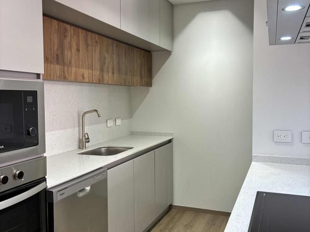 Apartamento de 3 alcobas en venta en Ciudad Salitre Nor-Oriental, Bogotá, 107 m² · foto 2 de 20