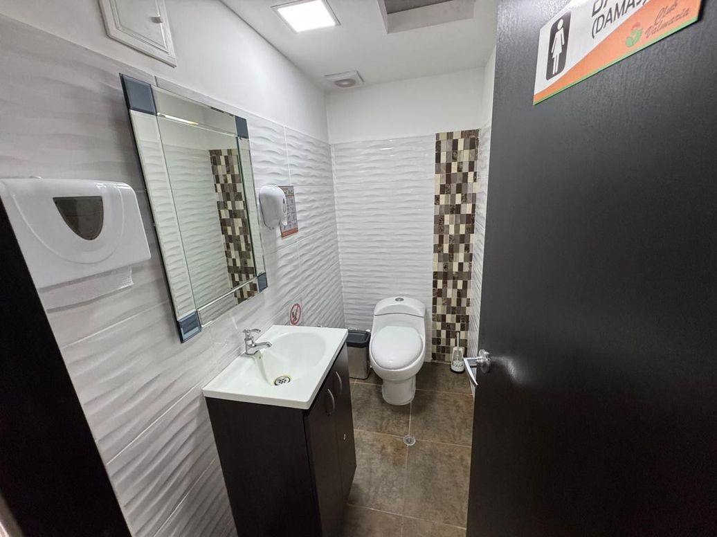 Casa de 6 alcobas en venta en Estoril, Bogotá, 580 m² · foto 15 de 20