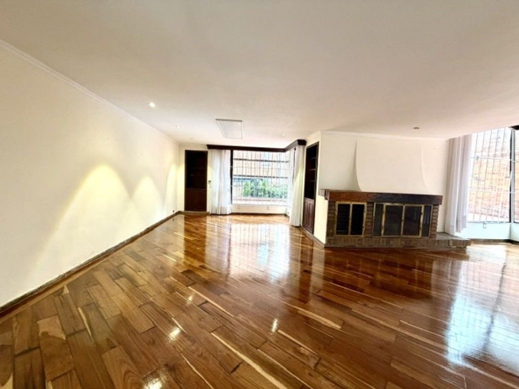 Apartamento de 3 alcobas en venta en La Cabrera, Bogotá, 509 m² · foto 4 de 20