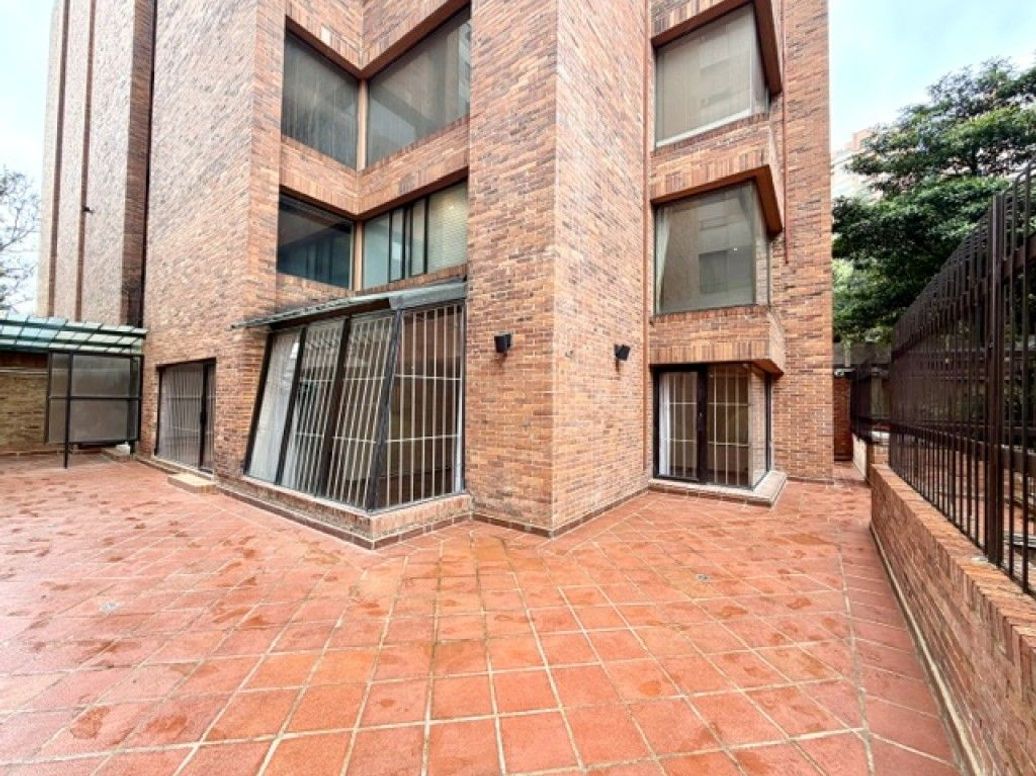 Apartamento de 3 alcobas en venta en La Cabrera, Bogotá, 509 m² · foto 14 de 20