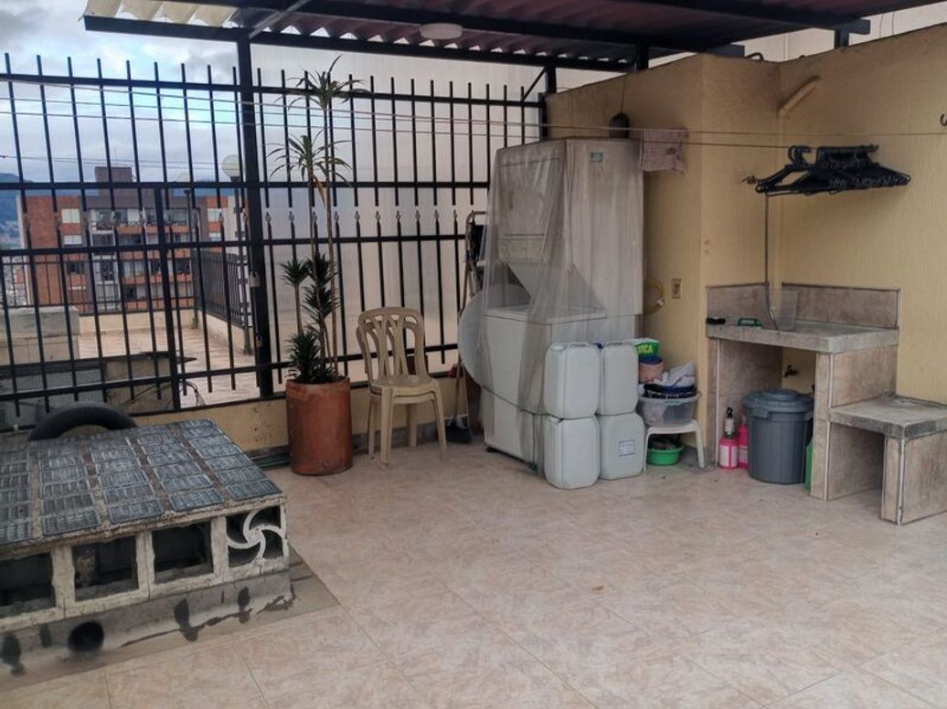 Apartamento de 4 alcobas en venta en El Encanto, Bogotá, 120 m² · foto 2 de 6