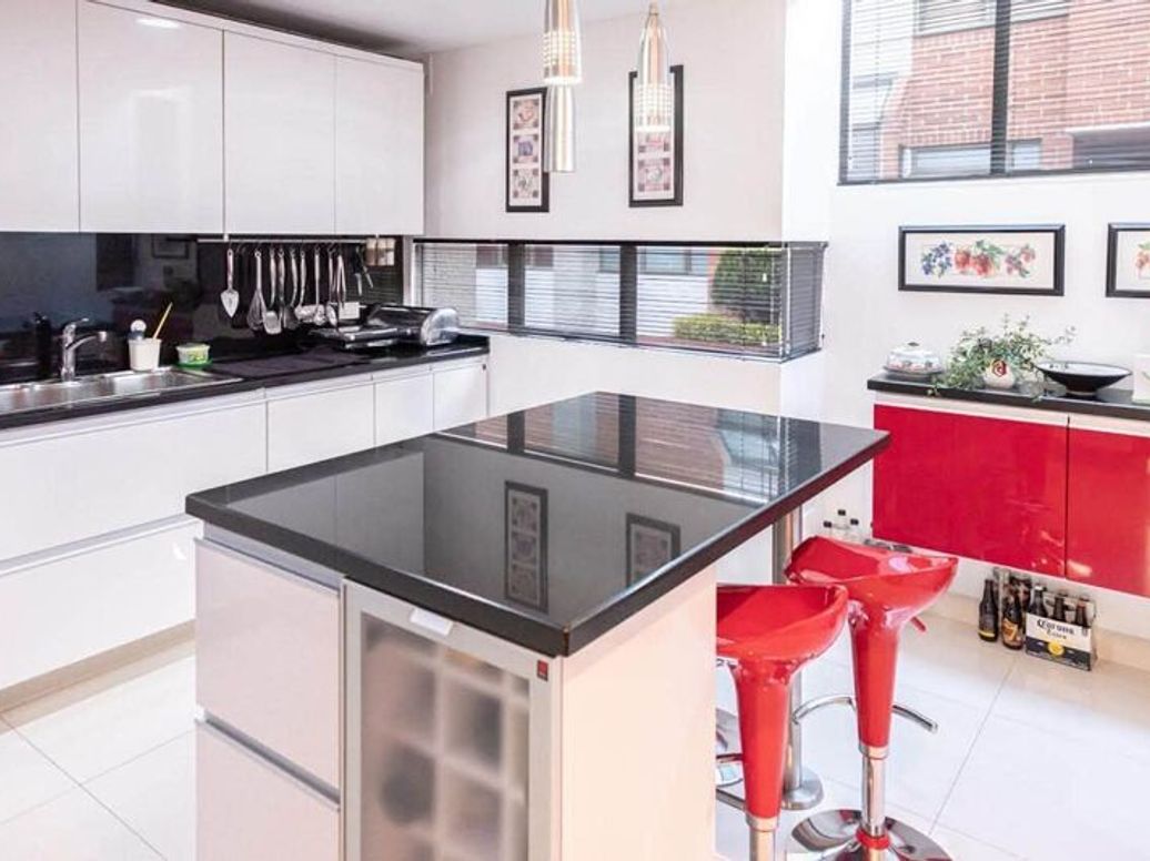 Casa de 4 alcobas en venta en A.S.D., Bogotá, 286 m² · foto 2 de 20