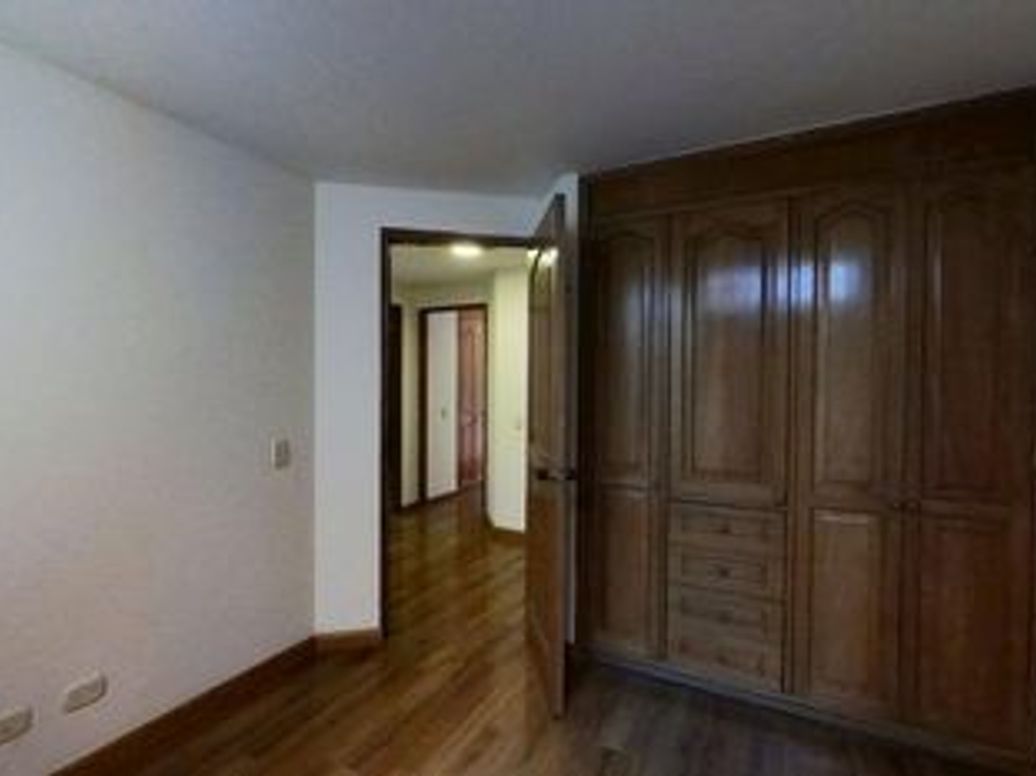 Apartamento de 3 alcobas en venta en Chico Norte Et. Iii, Bogotá, 97 m² · foto 10 de 14