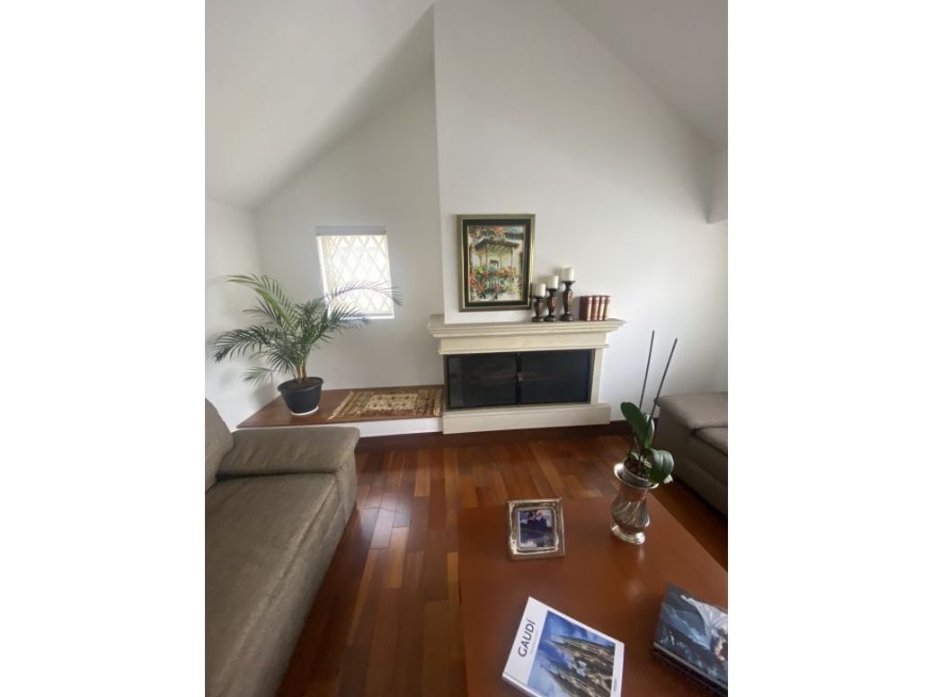 Casa de 4 alcobas en venta en El Recreo De Los Frailes, Bogotá, 300 m² · foto 10 de 11