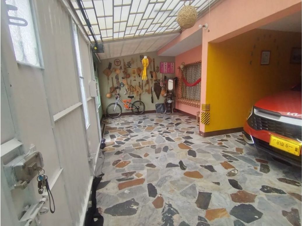 Casa de 4 alcobas en venta en Sosiego Sur, Bogotá, 250 m² · foto 3 de 20