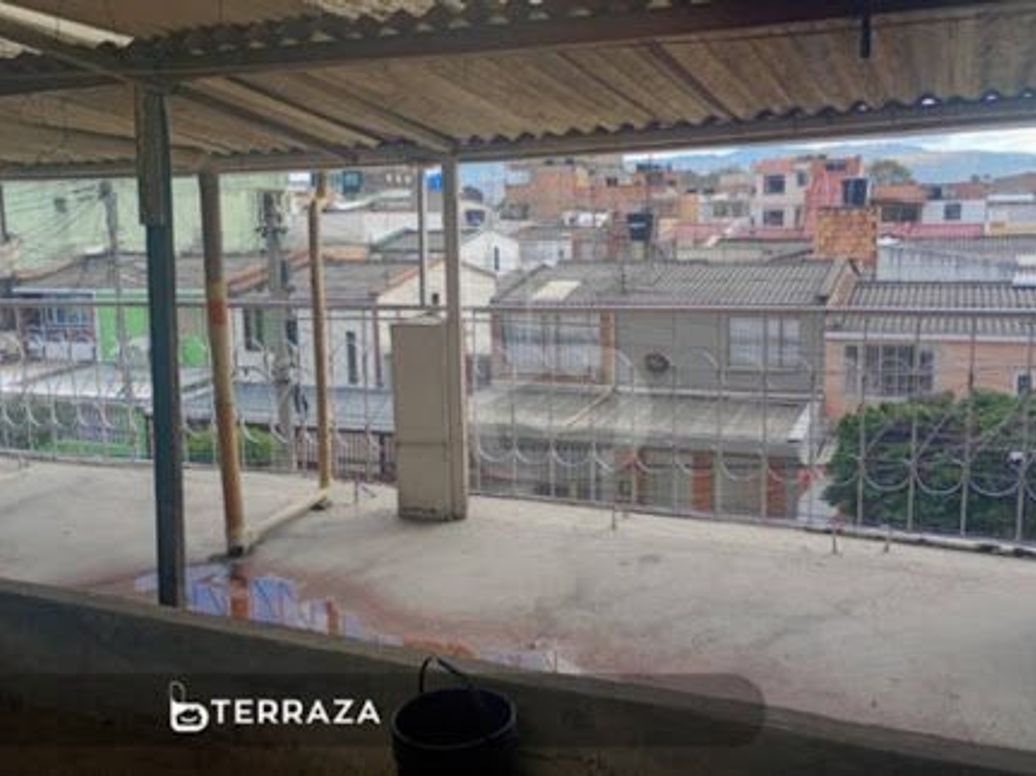 Casa de 5 alcobas en venta en Santa Rita, Bogotá, 140 m² · foto 5 de 11